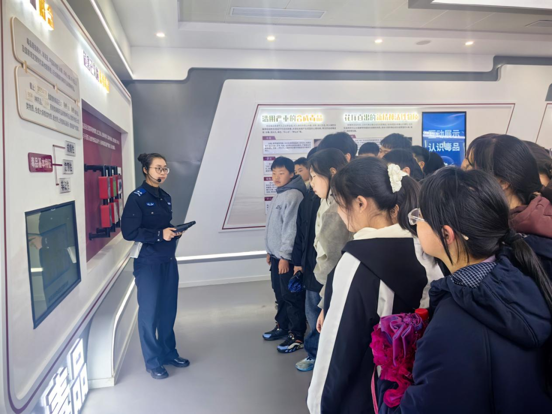 青春不“毒”行——射阳县临海初级中学开展禁毒研学实践活动